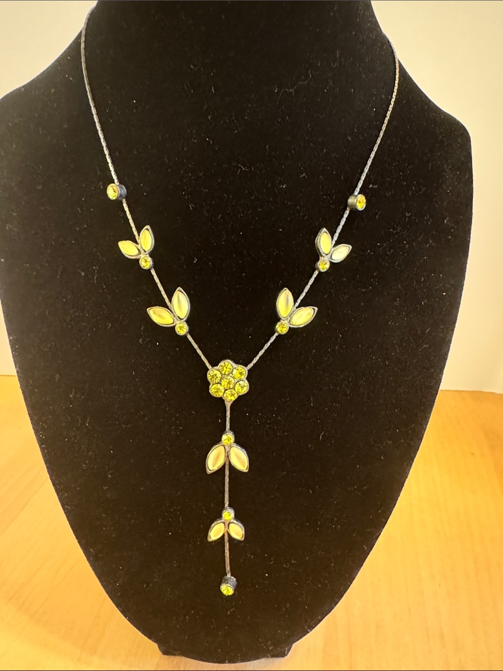 Vintage “Y” drop necklace w/pale green stones in a floral & leaf design